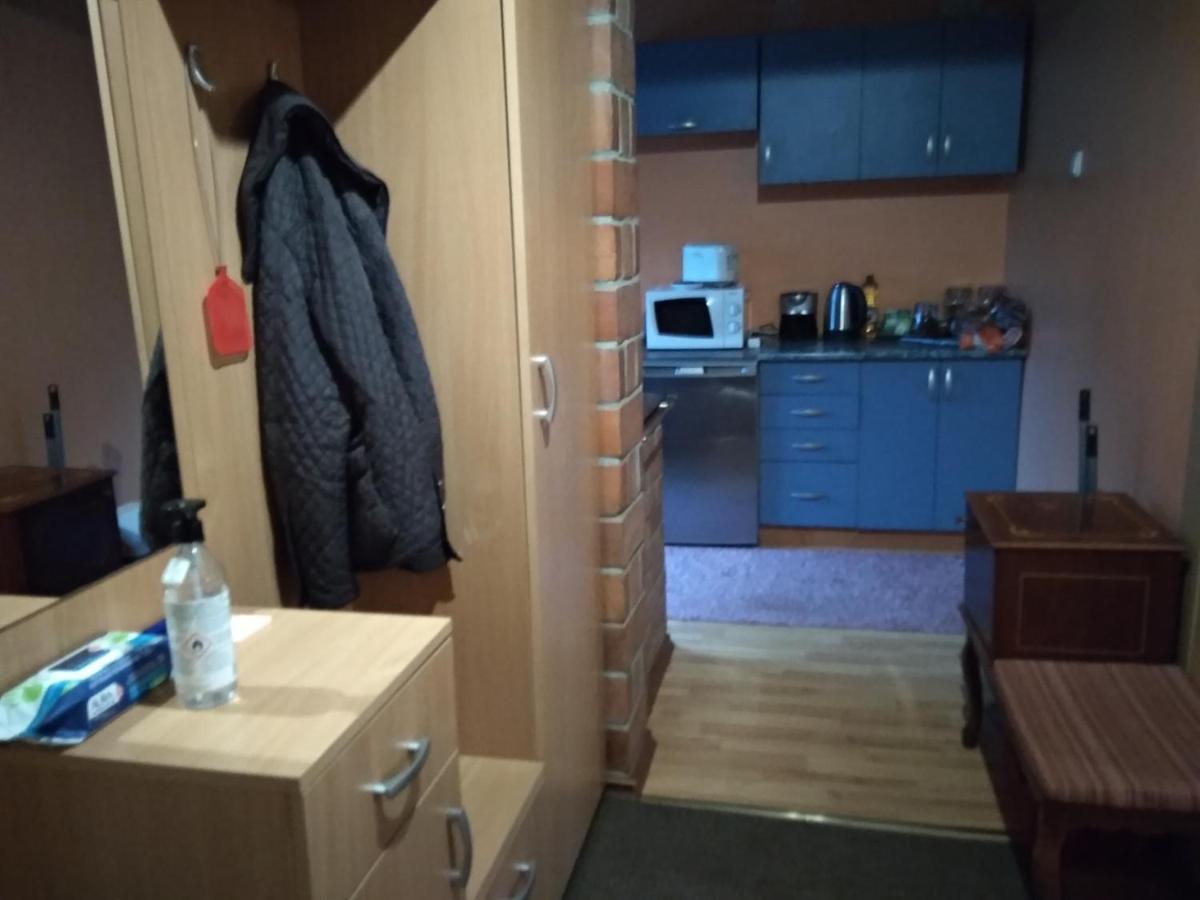 Rogosi Külaliskorter Ruusmäe Exterior foto